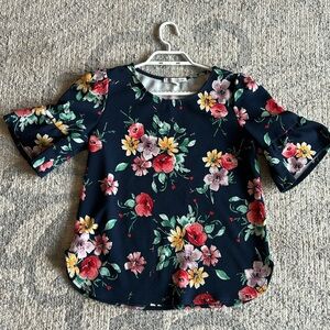 Green Envelope floral top